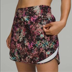 Lululemon Hotty Hot High-Rise Skirt - Size 6